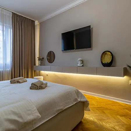 Grand Stamboliyski Retreat - Luxury 2bdr & Free Parking Apartment *