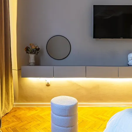 Grand Stamboliyski Retreat - Luxury 2bdr & Free Parking *