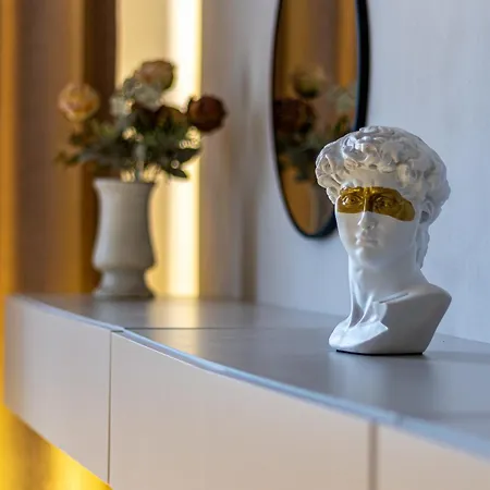 Grand Stamboliyski Retreat - Luxury 2bdr & Free Parking Sofia