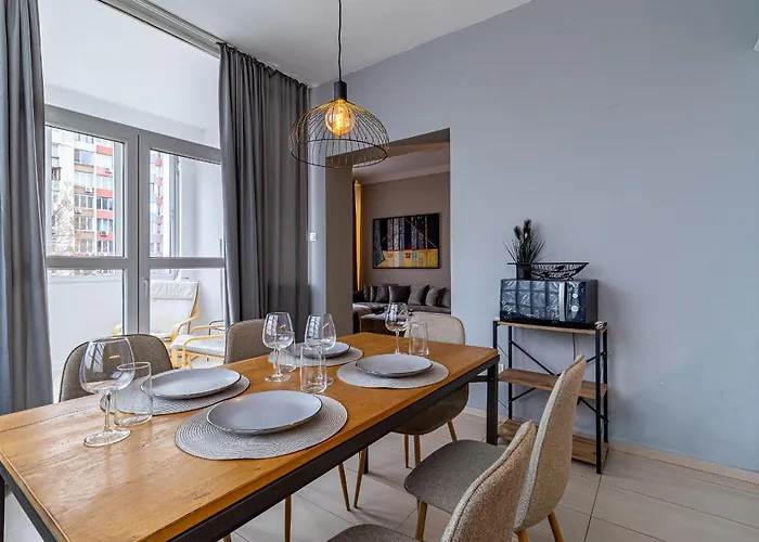 Grand Stamboliyski Retreat - Luxury 2bdr & Free Parking *