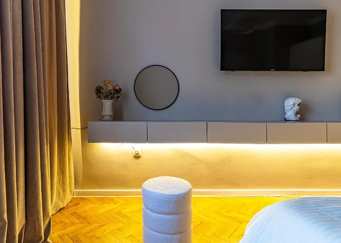 Grand Stamboliyski Retreat - Luxury 2bdr & Free Parking *