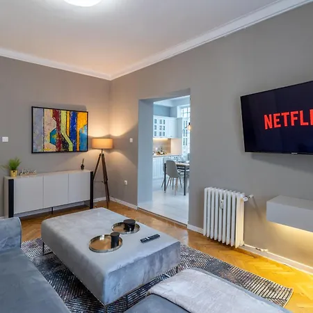 Grand Stamboliyski Retreat - Luxury 2Bdr Apt & Free Parking Daire *