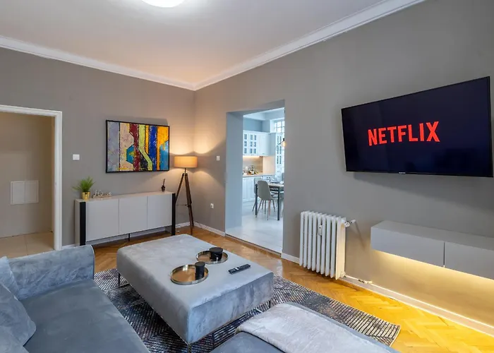 Grand Stamboliyski Retreat - Luxury 2Bdr Apt & Free Parking Appartamento *