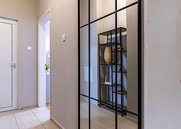 Grand Stamboliyski Retreat - Luxury 2Bdr Apt & Free Parking