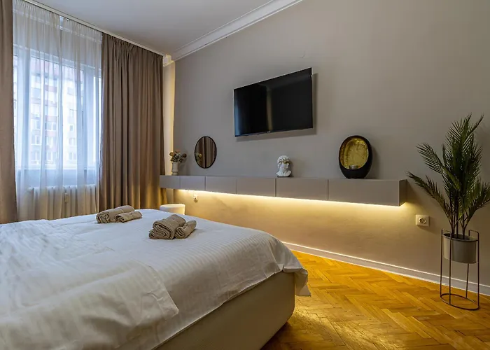 Grand Stamboliyski Retreat - Luxury 2Bdr Apt & Free Parking Апартамент *