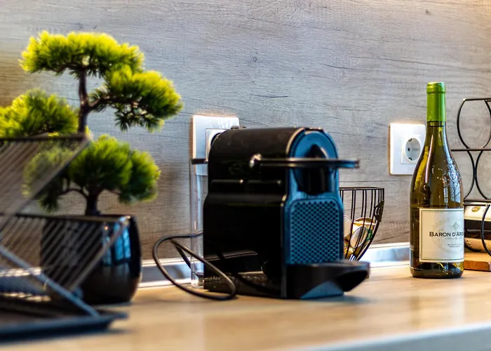 Grand Stamboliyski Retreat - Luxury 2Bdr Apt & Free Parking *