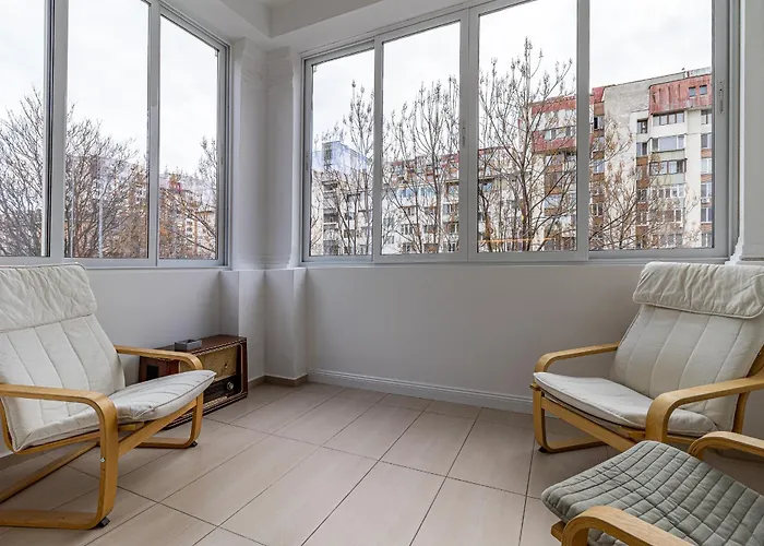 Апартамент Grand Stamboliyski Retreat - Luxury 2Bdr Apt & Free Parking *